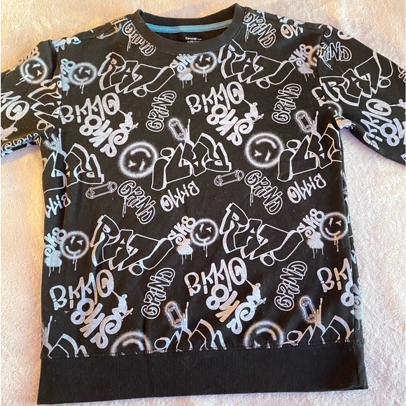 George’s Casual Sweater 🖤 - Picture 5 of 5